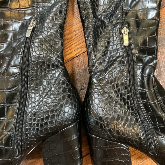 Marc Fisher Black Croc Embossed Knee High Block Heel Boots Women’s Size 7.5 - Picture 9 of 9
